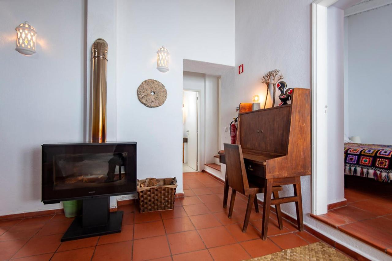 Hillside 2 Aljezur Old Town Guest House ภายนอก รูปภาพ
